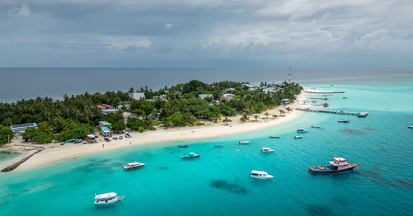 Fulidhoo island, Vaavu Atoll — pristine and untouched